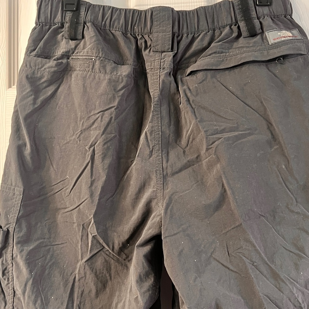 The North Face Men's Dark Gray Cargo Pants Zip- off Convertible Pants - Picture 13 of 13